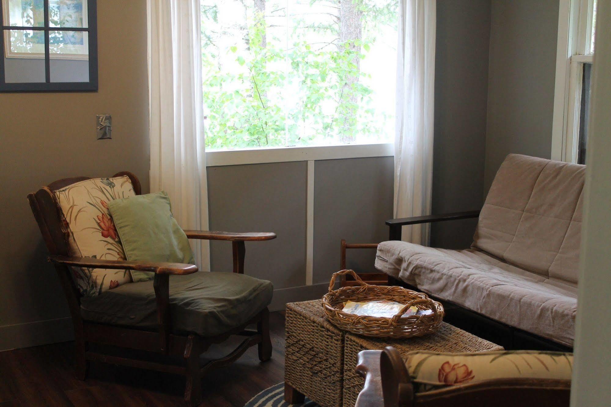 Algonquin'S Edge Resort Madawaska Екстер'єр фото